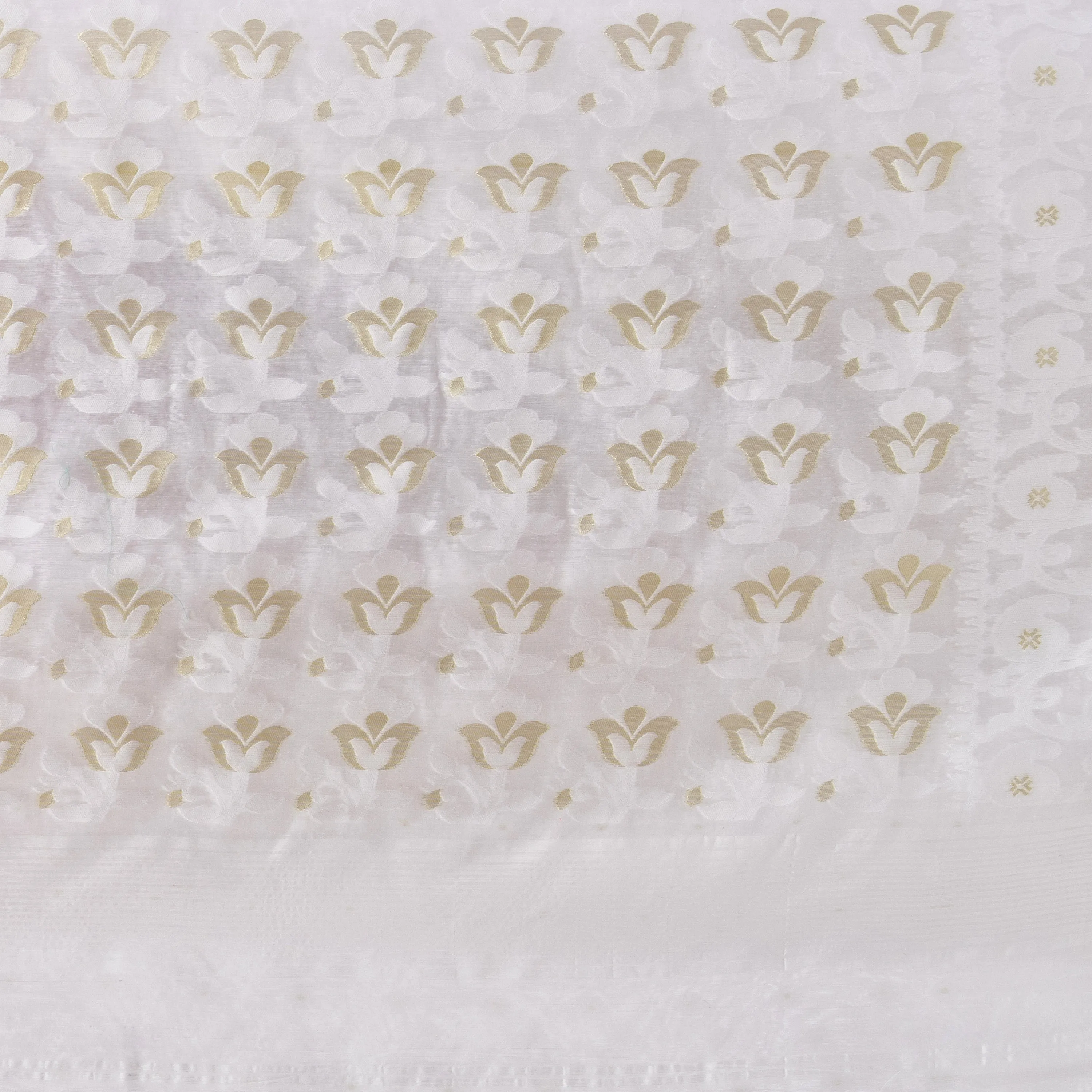 Desh Bidesh Woven Jamdani Handloom Pure Cotton Saree (White)
