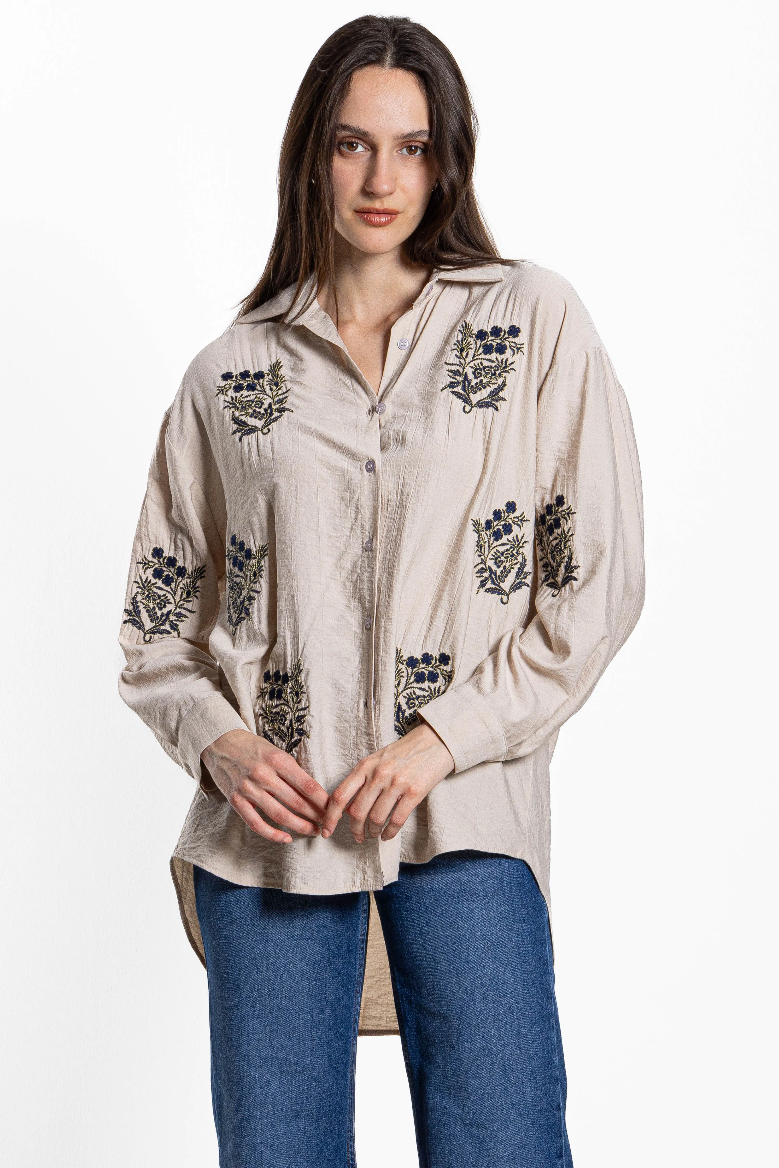 DETAIL PATCH EMBROIDERY SHIRT