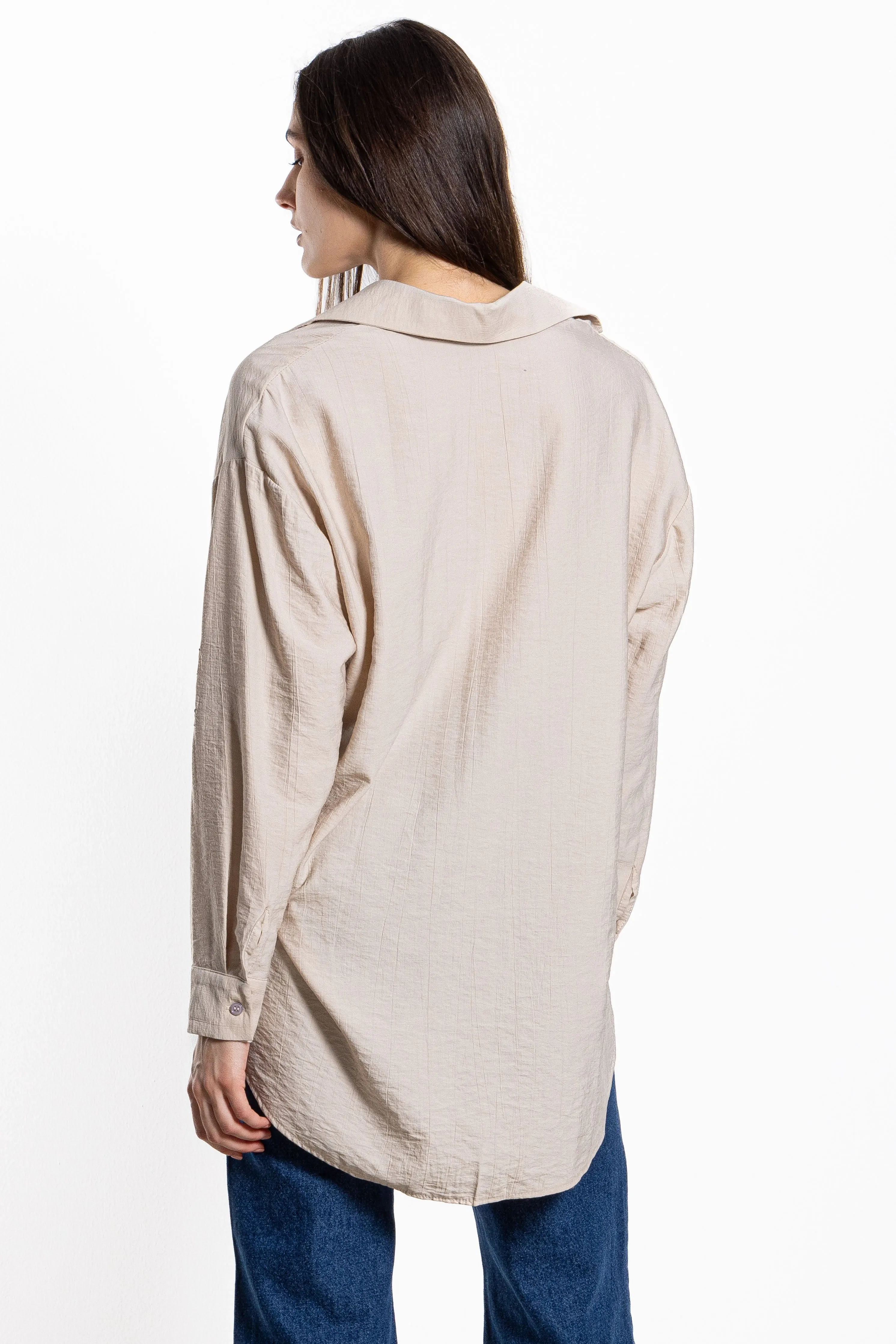 DETAIL PATCH EMBROIDERY SHIRT
