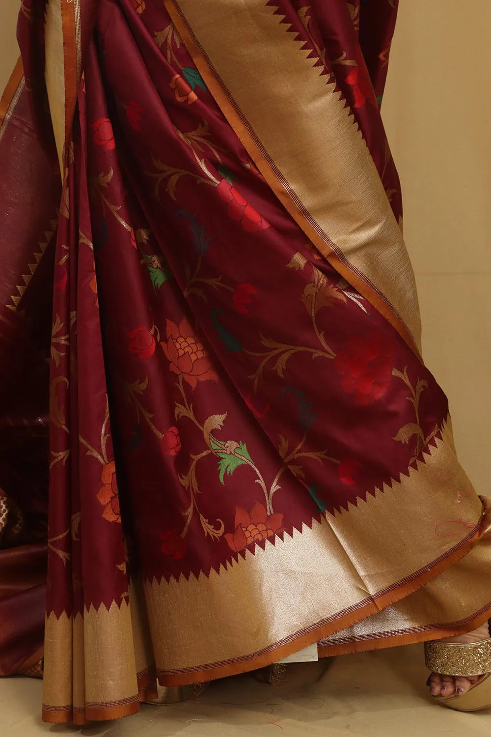 Exquisite Wine Banarasi Handloom Pure Katan Silk Meenakari Saree