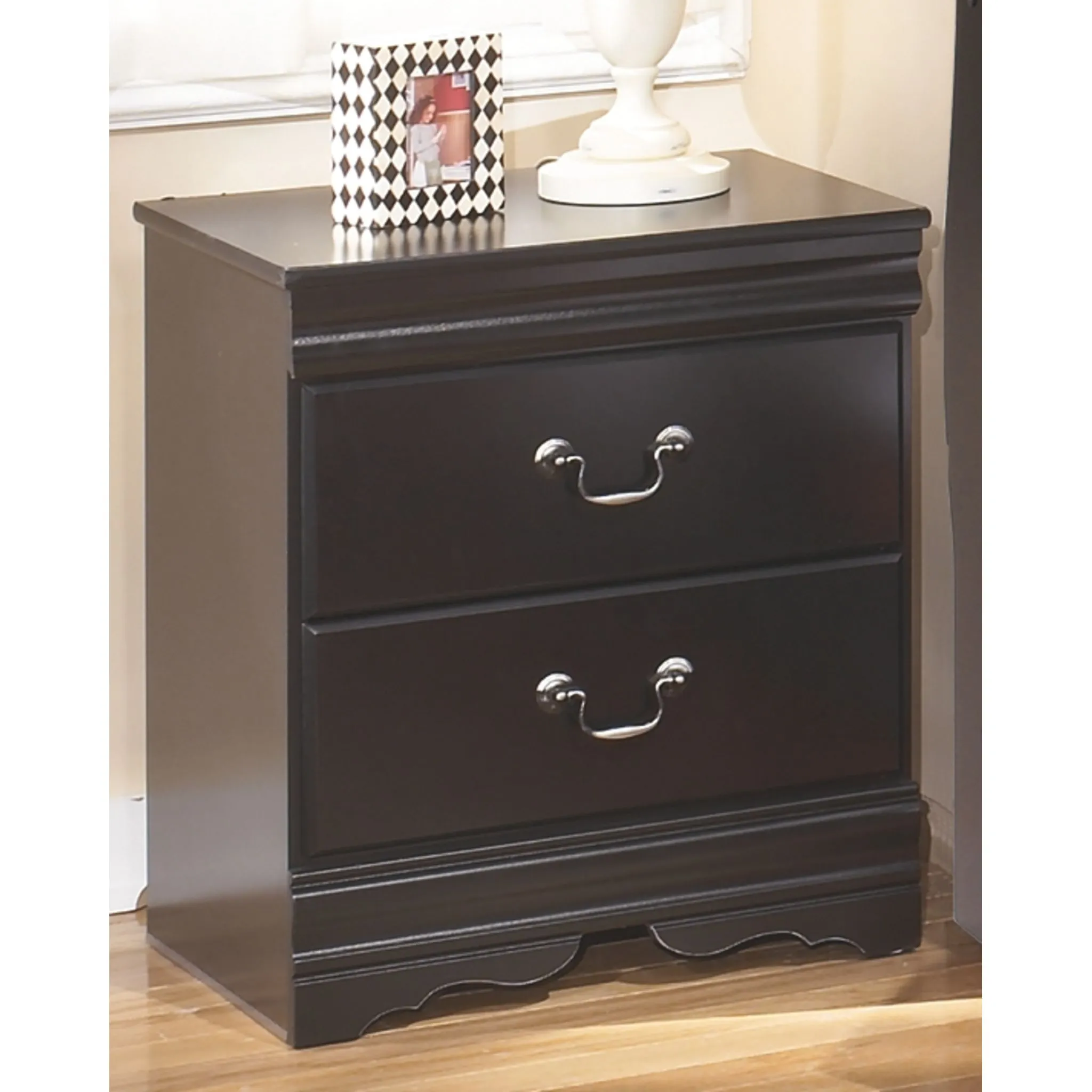 Huey Vineyard Nightstand - Black
