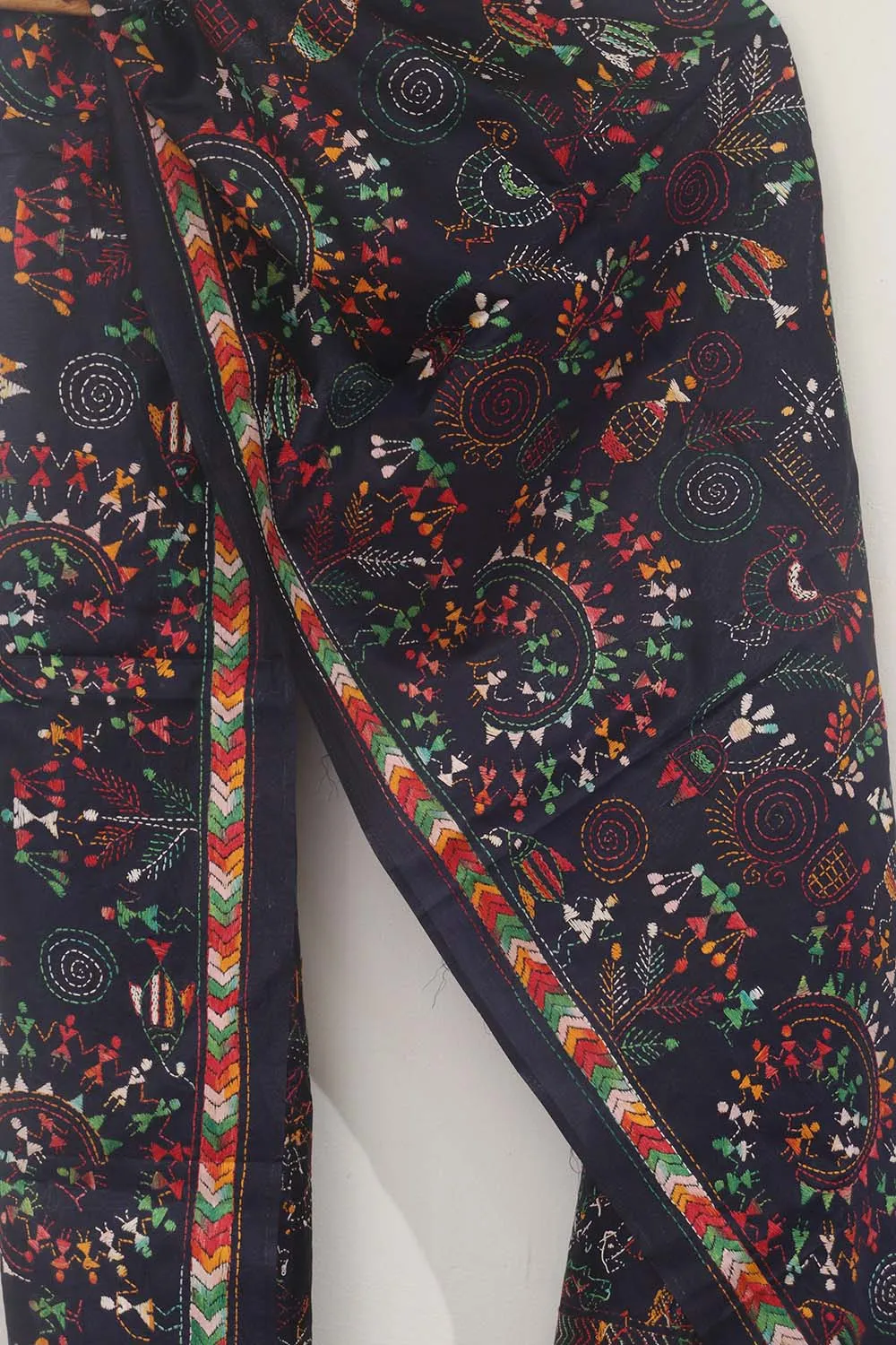 Luxurious Black Hand Embroidered Kantha Pure Bangalore Silk Stole
