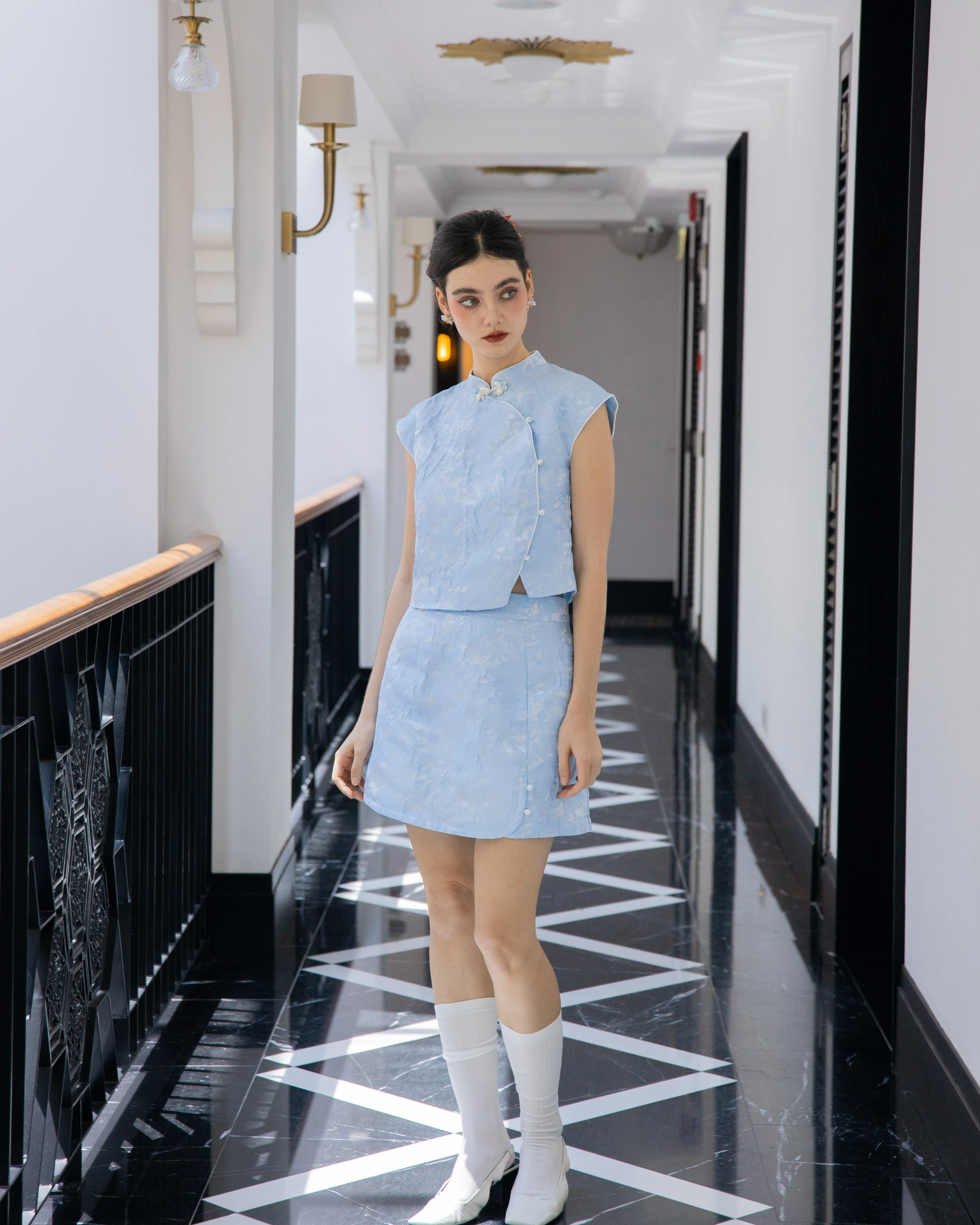 Spring Aura Embroidery Jade Button Cheongsam Top (Blue)